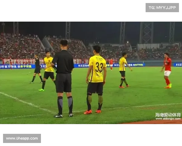 J联赛官员现场评估自动越位技术首秀效果与未来发展潜力