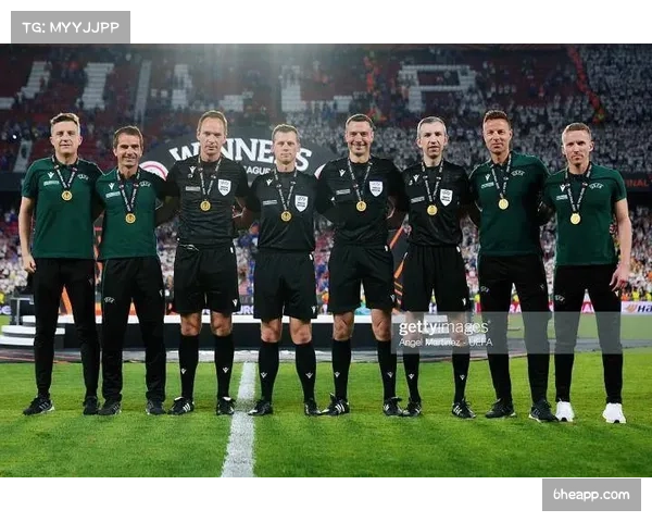 裁判西伯特严厉出牌风格受质疑 欧冠执法经验不足影响比赛流畅度